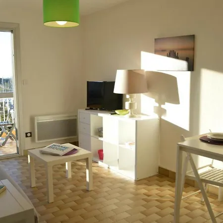 Apartment Cap D'agde, 1 Piece, 4 Personnes - Fr-1-249-156